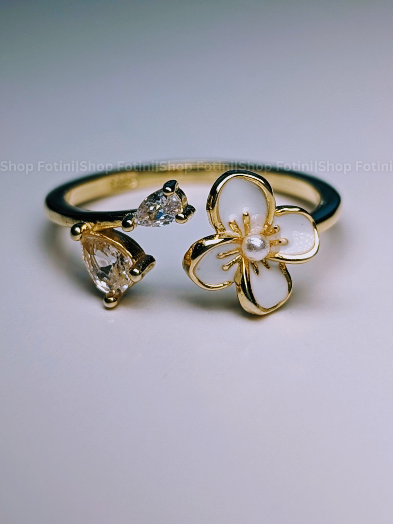 Flower and Leafs Ring